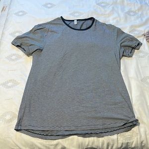 Lululemon tee shirt